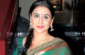 Vidya Balan receives Prabha Khaitan Puraskar